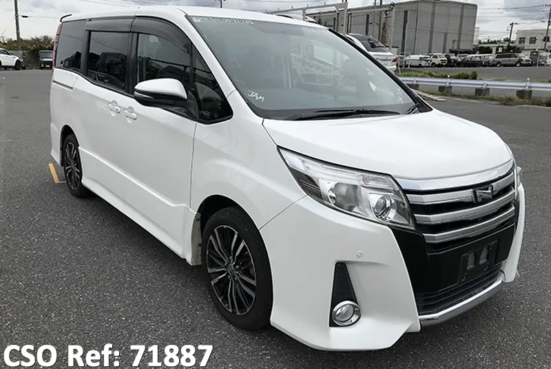 Toyota / Voxy 2015